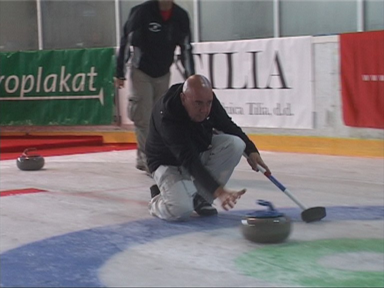 Curling tudi v Sloveniji