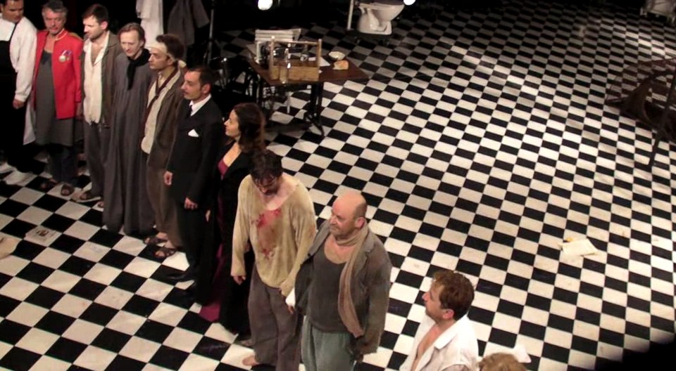 A propos ob 15h: Jančarjev Veliki briljantni valček tokrat v režiji Diega de Bree
